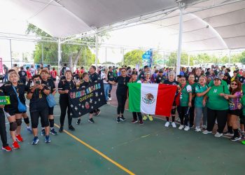 León recibe a más de 1 mil adultos mayores en el 3er Nacional de Cachibol