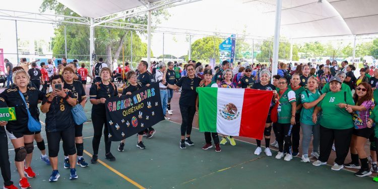 León recibe a más de 1 mil adultos mayores en el 3er Nacional de Cachibol