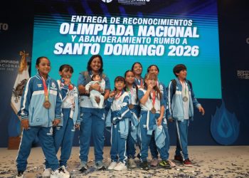 Lo mejor de Guanajuato: reconocen a medallistas de Olimpiada y abanderan a delegación para Centroamericanos