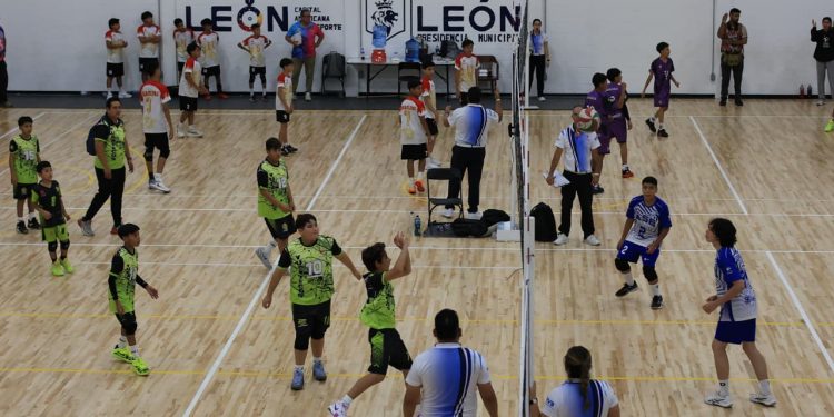 Detectan talento para selecciones en Festival Nacional de Voleibol en León