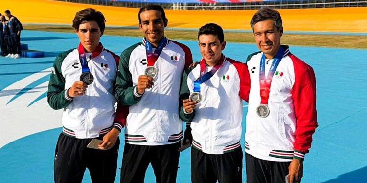 El ciclista leonés Nacho Prado brilla en la plata de México en persecución por equipos