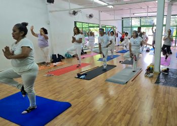 Comude León celebra día de los abuelos con activaciones físicas