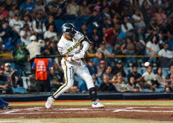 Bravos de León hace pesar su casa en su regreso a playoffs y deja tendidos a Olmecas