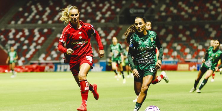 León Femenil cae en su visita a Toluca en deslucido partido
