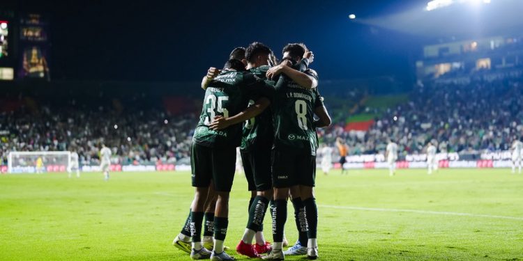 Imparables: León doblega a Rayados, hila su sexta victoria y Arcila sigue encendido