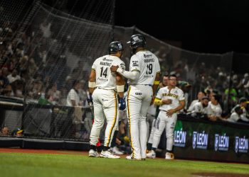 Olmecas pega en el último tercio a Bravos de León y se empata la serie