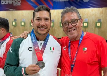Santo Domingo 2026: Carlos González suma plata por equipos en el inicio del tiro deportivo