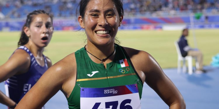 Sabrina Salcedo acaricia el podio centroamericano en los 5000m