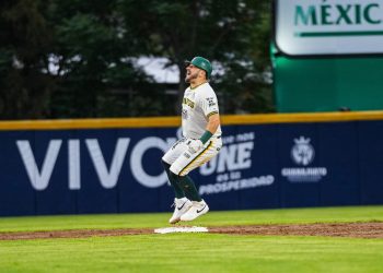 Tiene Connor Panas con Bravos de León el mejor año en su carrera