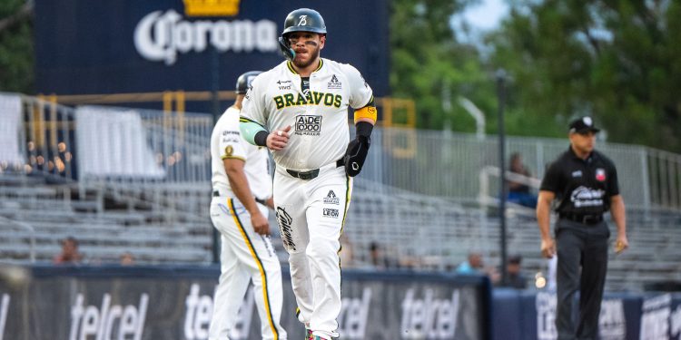 Esteban Quiroz, determinante en el jardín y en la caja de bateo para Bravos de León