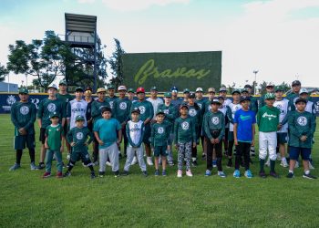 Cumple Academia Bravos de León cuatro años de formación de niños y jóvenes peloteros