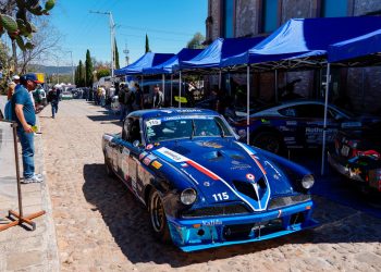 Benito Guerra comanda la Carrera Panamericana en su paso por Guanajuato